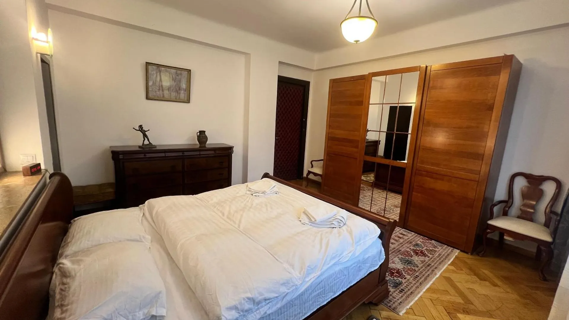 Unique Apartment In The Heart Of The City Bucarest